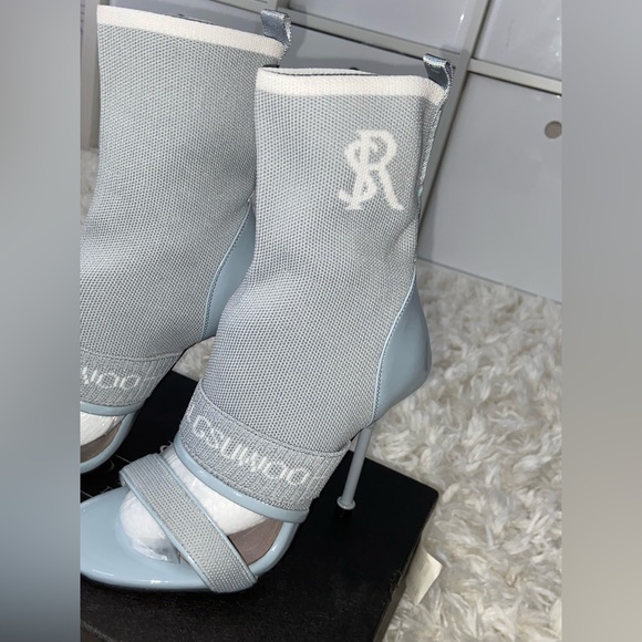 Blue Stilletto Sock Heels | GSUWOO - Picture 1 of 10